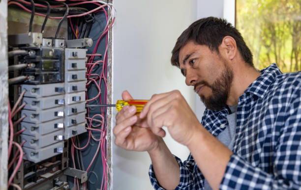 Best Local Electrician Companies  in Dundee, OR